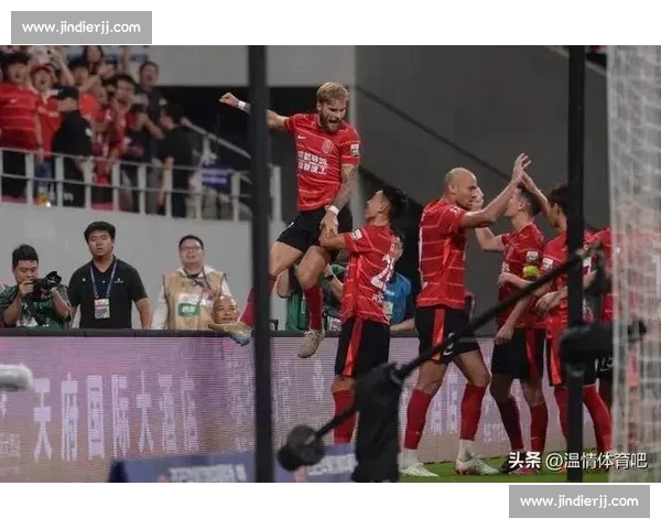 海誓山盟见证荣耀!海牛女足问鼎 3V3 世界杯女子组冠军 海誓山盟见证荣耀!海牛女足问鼎 3V3 世界杯女子组冠军