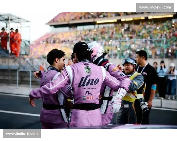 慢镜头抓不住的扣杀:时速 493 公里有多快? 慢镜头抓不住的扣杀:时速 493 公里有多快?