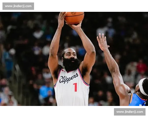 快船对决雷霆全场录像解析关键回合与胜负走势深度复盘比赛亮点剖析